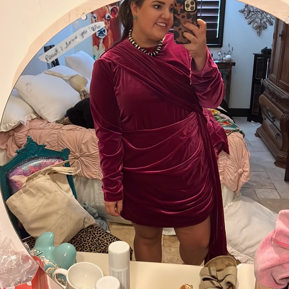 JessaKae Noor Magenta Dresses. Ordered 3 sizes. 2X fits 14/16 & 4X fits 18/20 - Picture 4 of 6